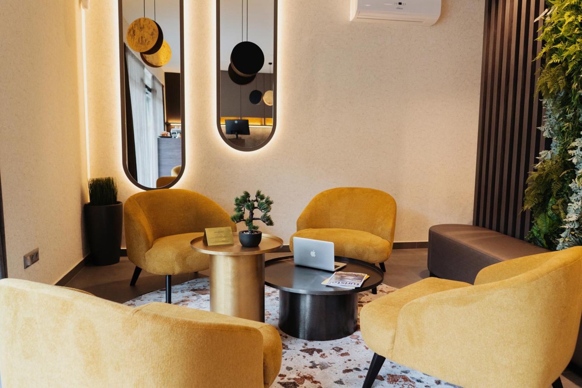 Riva Boutique Hotel Szeged Bagian luar foto