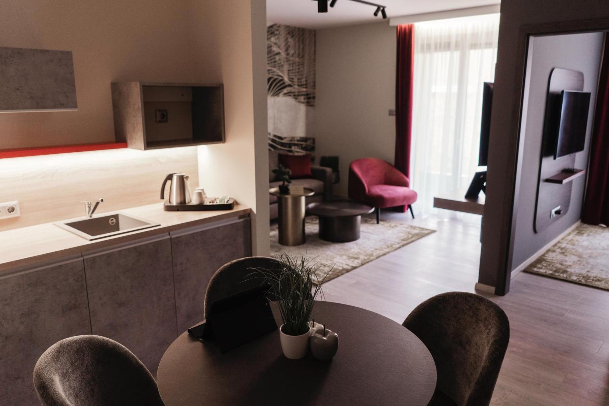 Riva Boutique Hotel Szeged Bagian luar foto